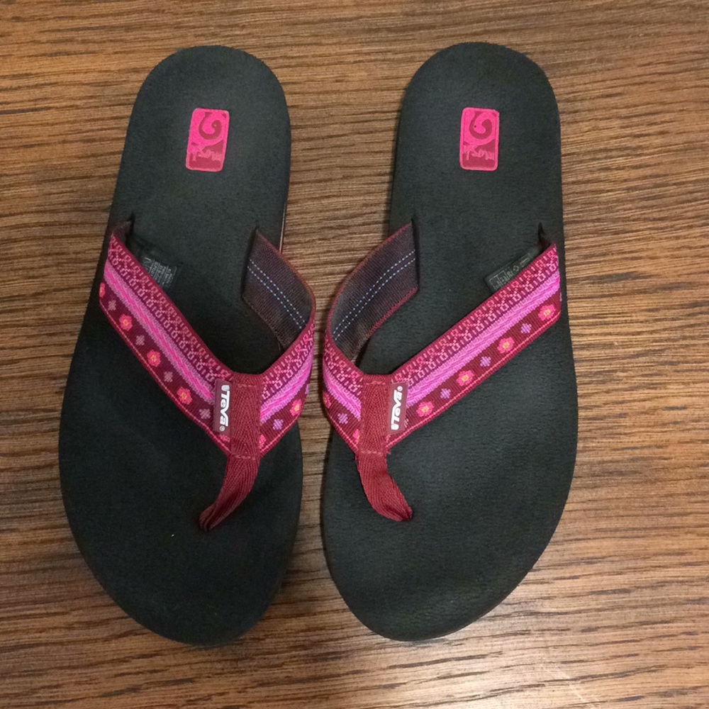Pink & Purple Teva Mush Flip Flop Sandals, sz 9